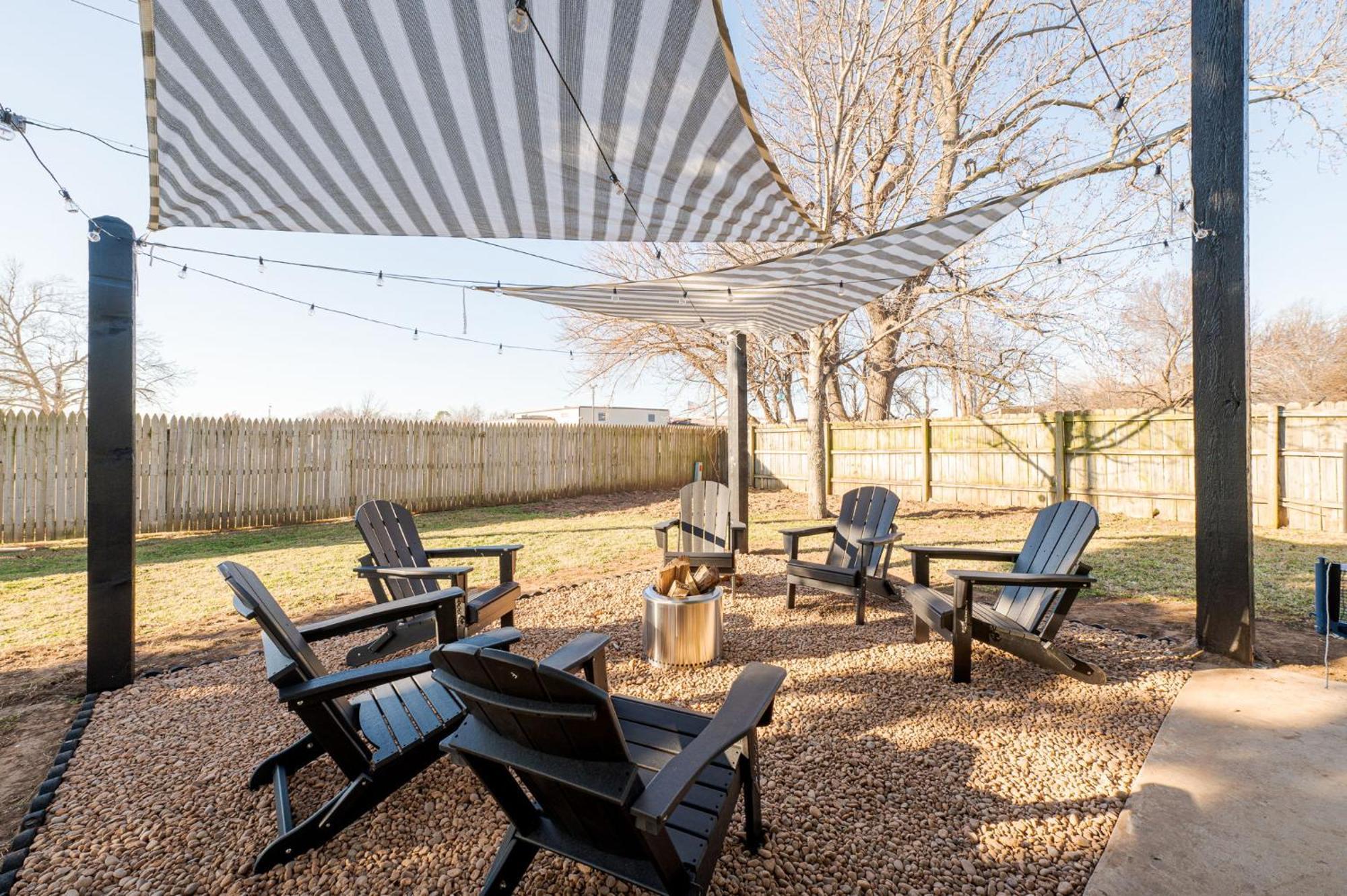 הוילה Norman Retreat - Mins To Ou Fire Pit 3Bd מראה חיצוני תמונה